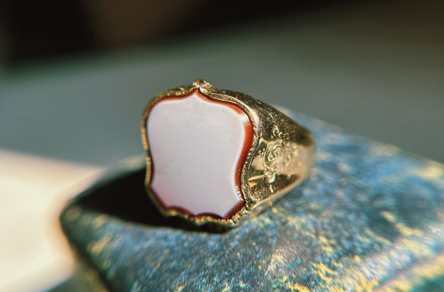 Vintage 14k sardonyx shield signet size 7.75