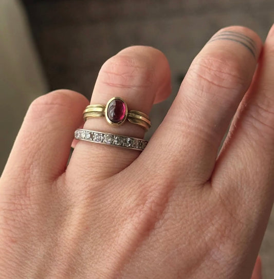 14k Cabochon Gemstone Ring size 6