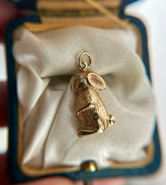 Vintage 10k Bunny Charm 1g