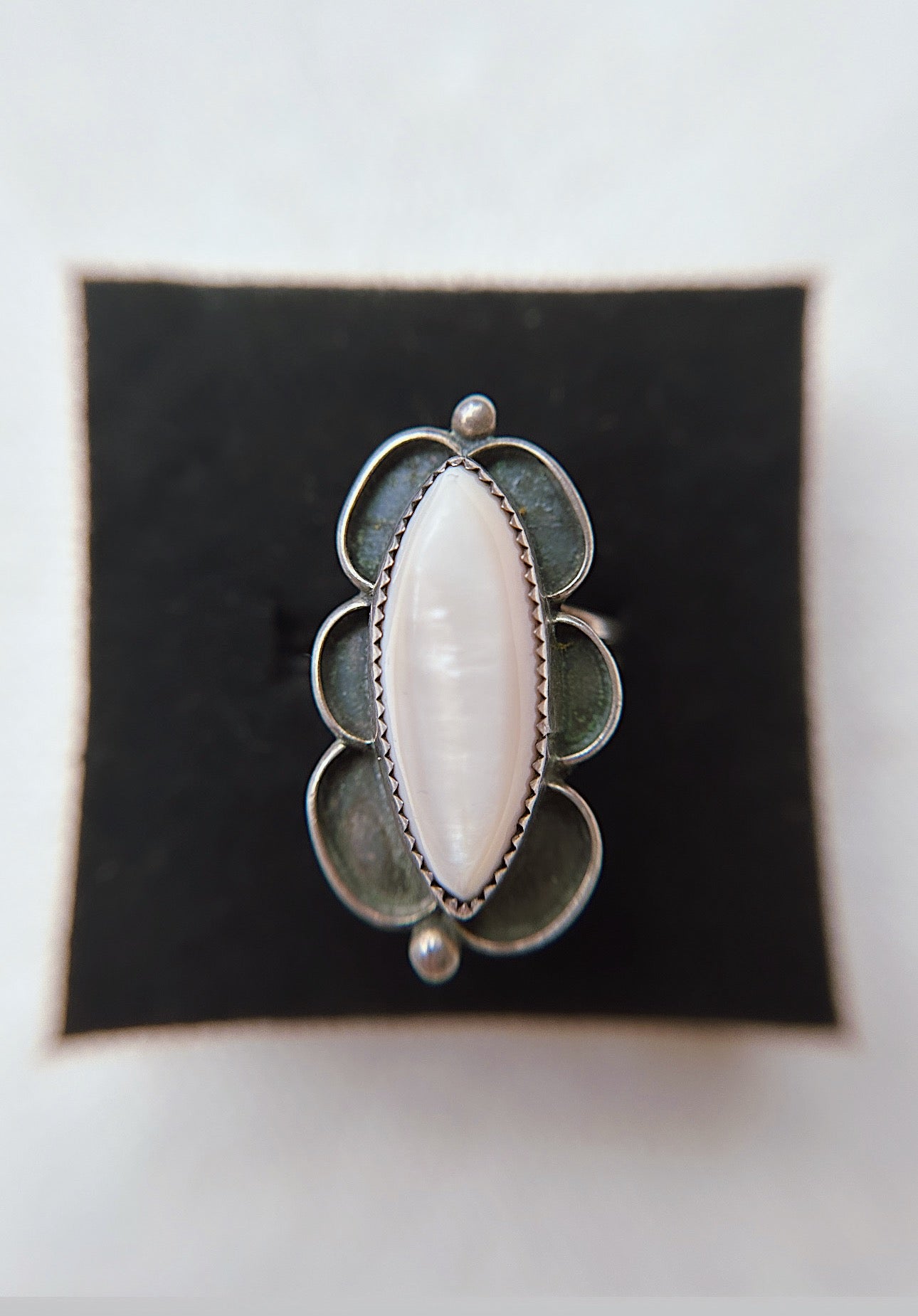 Vintage Native American Mother of Pearl Ring