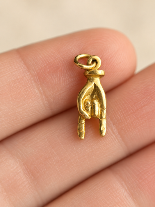 Vintage 14k Italian mano cornuta Pendant
