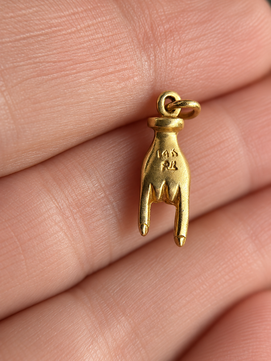 Vintage 14k Italian mano cornuta Pendant