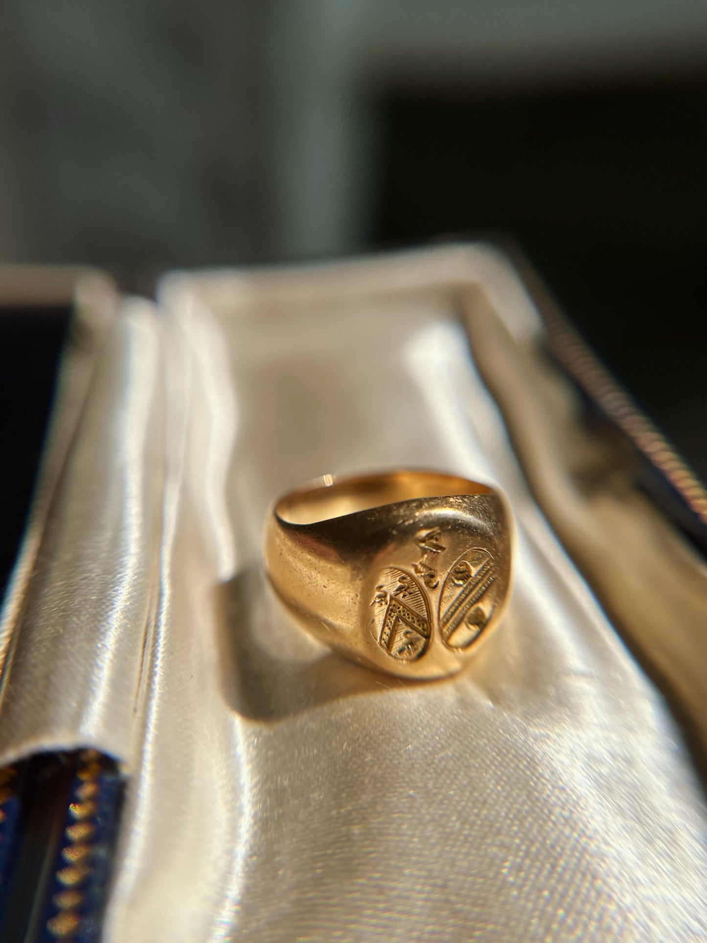 Vintage 18k French Signet Ring - 3