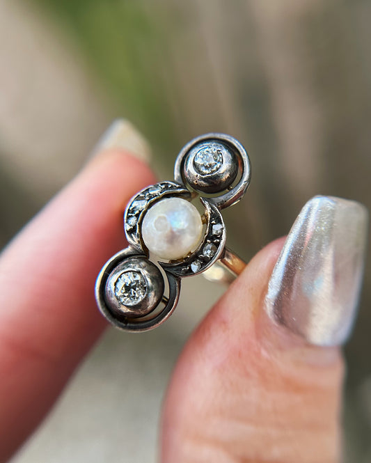 Vintage 18k and silver diamond and pearl ring Size 6.25