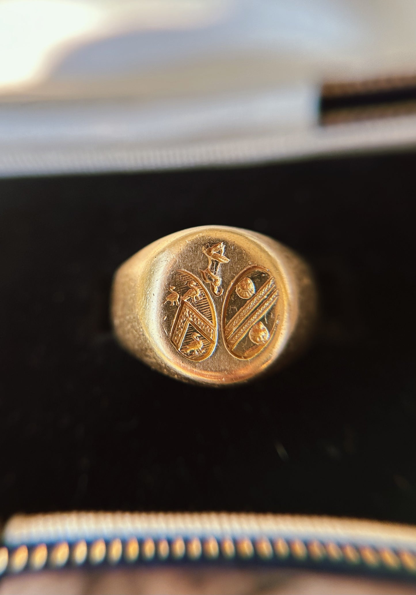 Vintage 18k French Signet Ring - 3