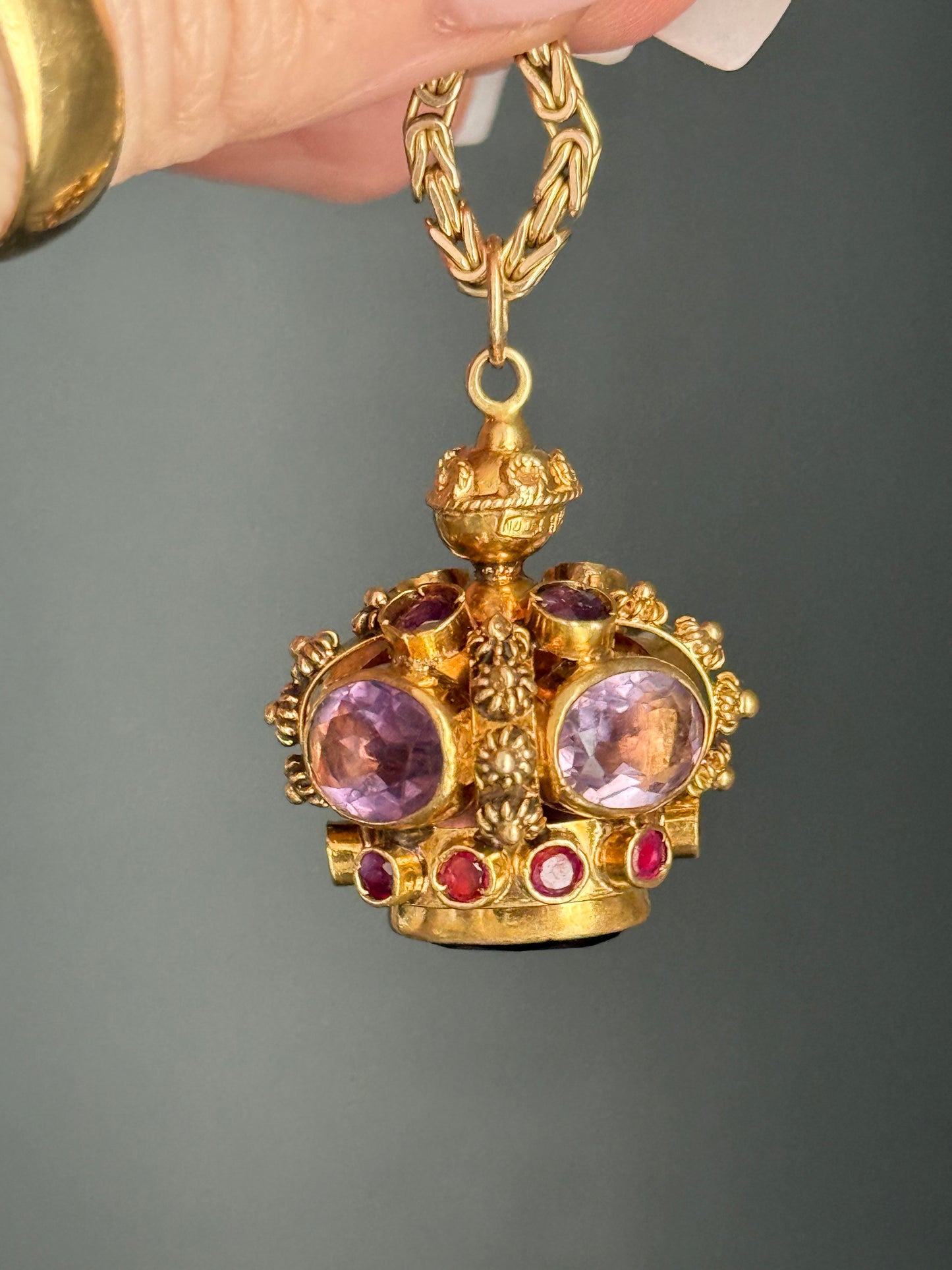 Vintage 18k 1970s Etruscan revival crown fob