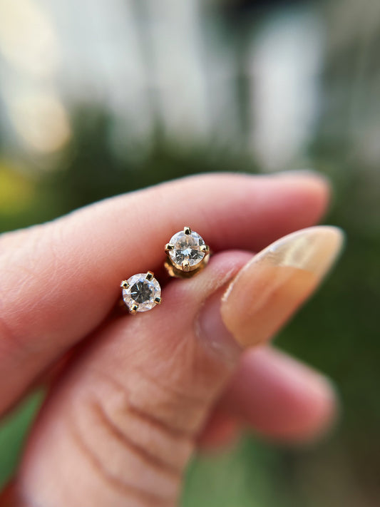 14k .5 cttw diamond stud earrings