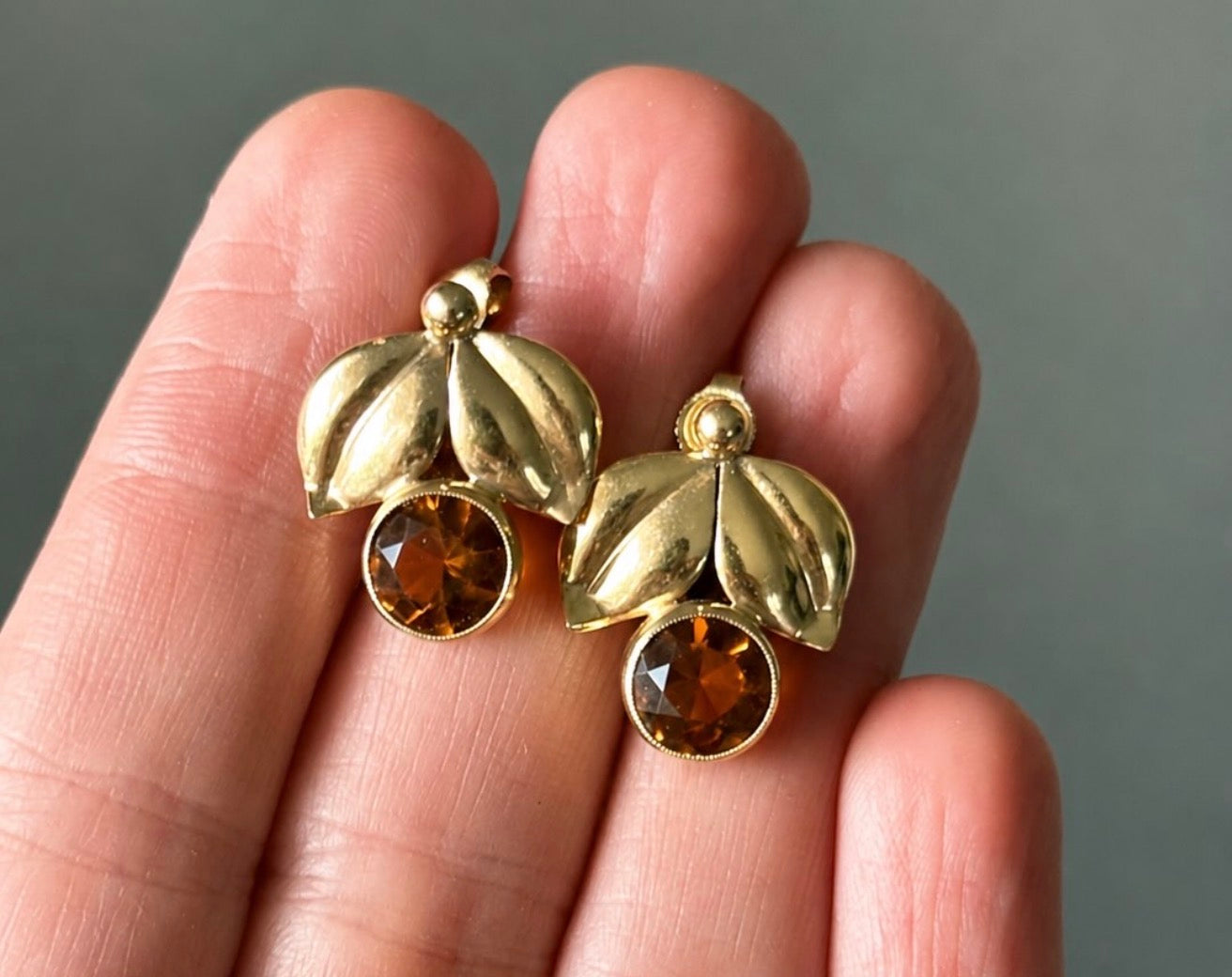 Vintage 14k Leaf Earrings