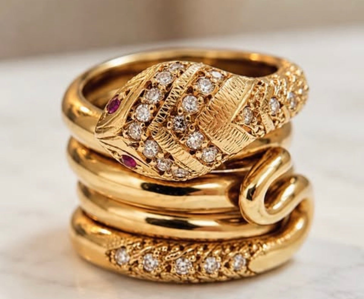 Vintage 18k Coiled Snake Ring