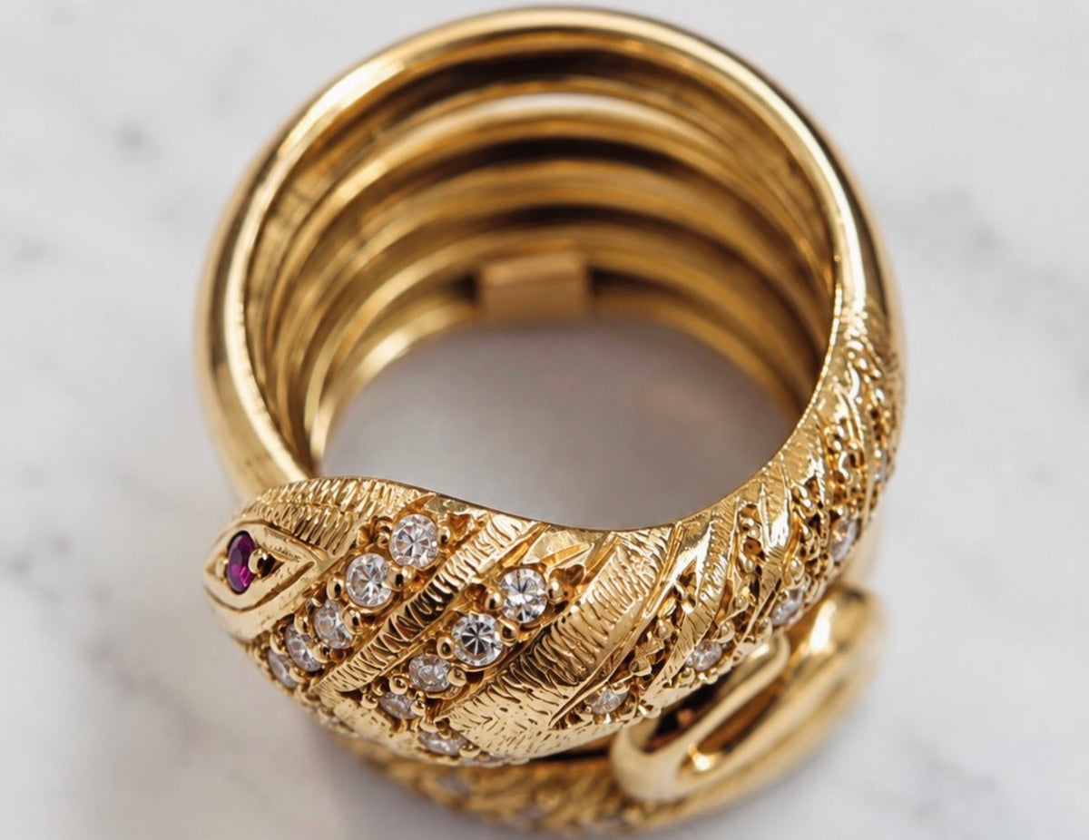 Vintage 18k Coiled Snake Ring