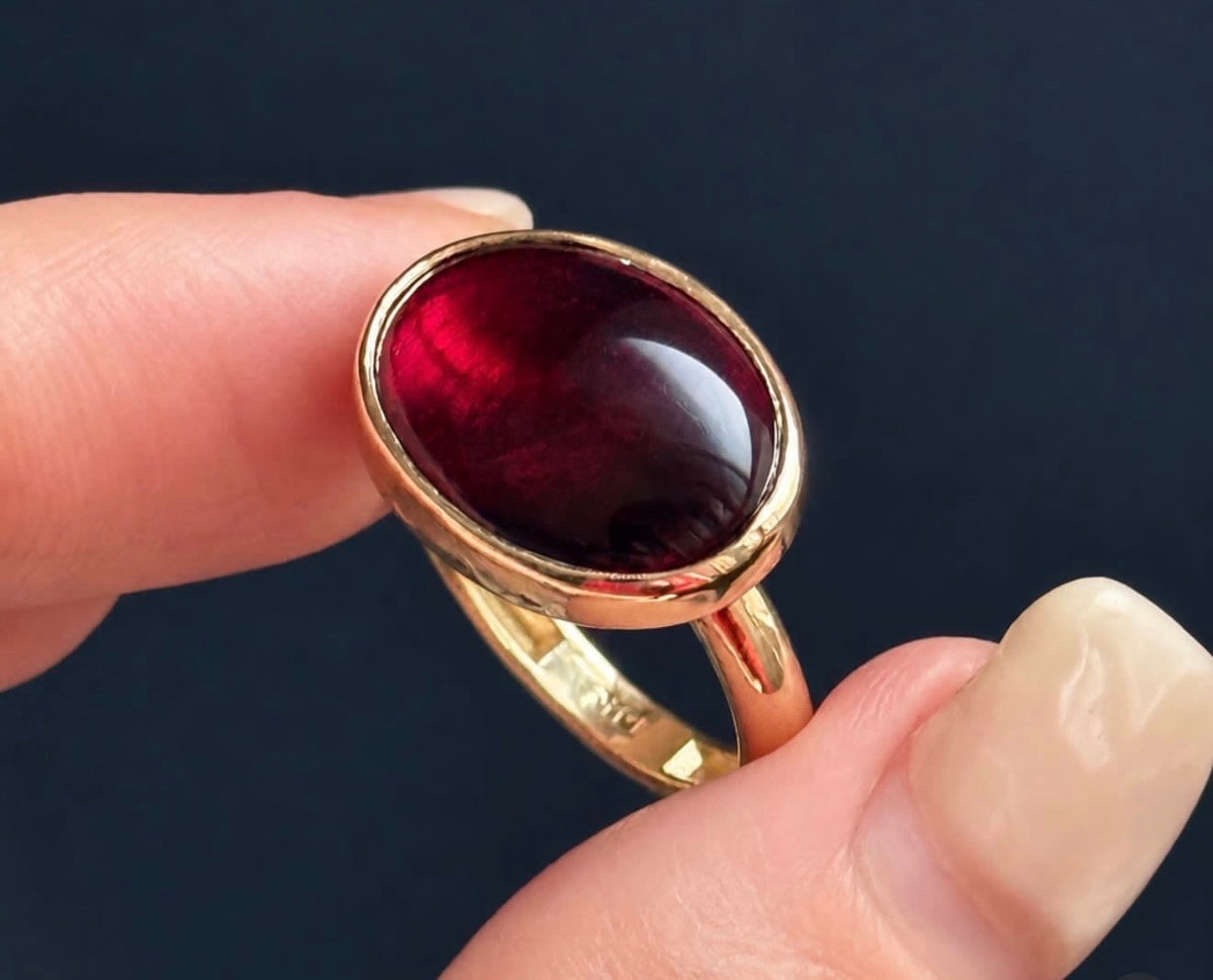 14k Chunky Bezel Set Garnet Ring size 6